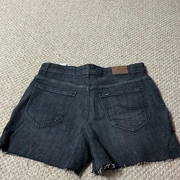 Lee high-rise relaxed fit no stretch soft black fade wash shorts in 14M - Picture 7 of 7